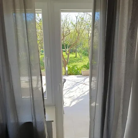 Ladini Lana Apartman *