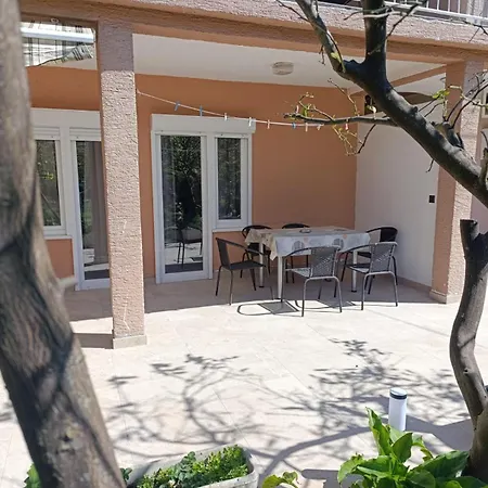Apartman Ladini Lana *